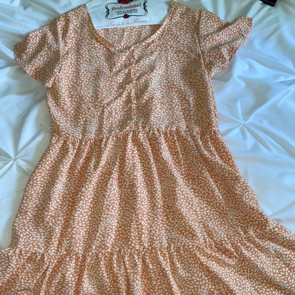 Orange and White Flowing Dress - Picture 5 of 6